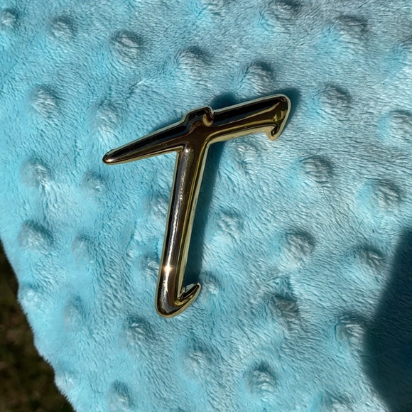Gold T Pin - Picture 2 of 5